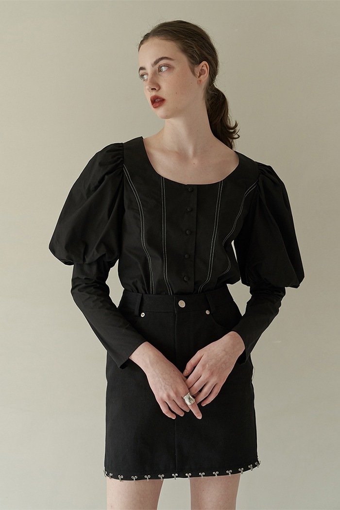 Layered puff stitch blouse (black)