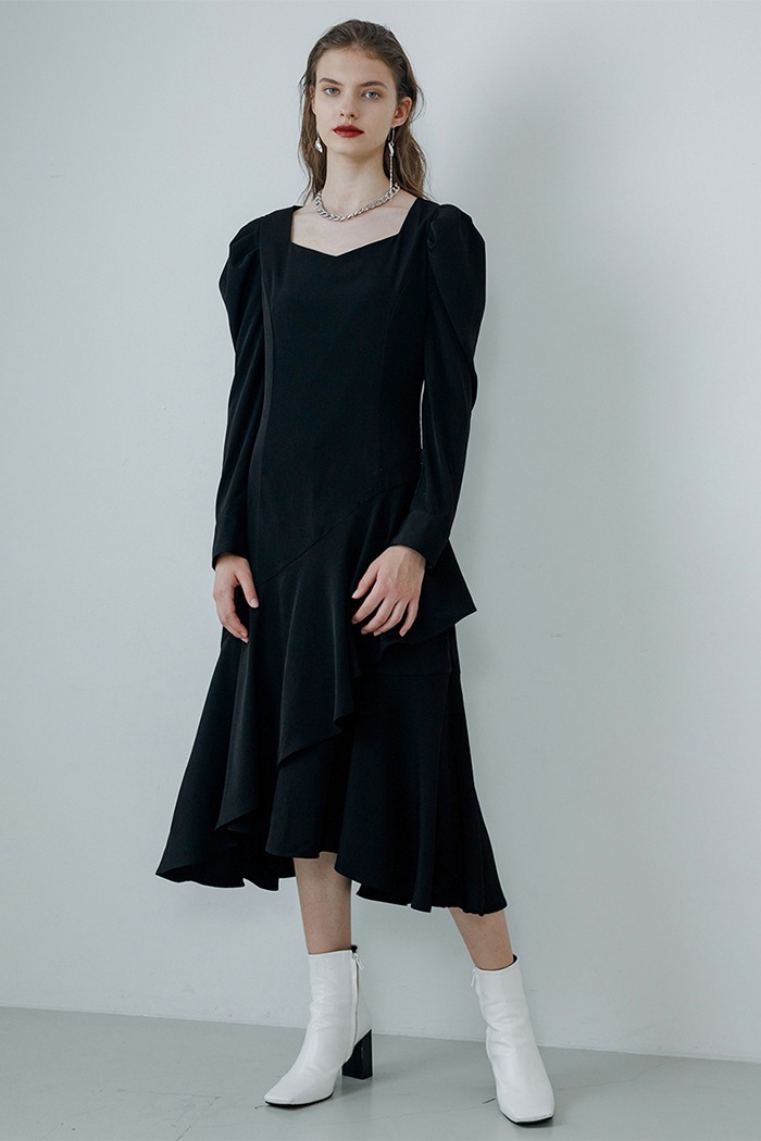 Unbalanced frill dress (black)