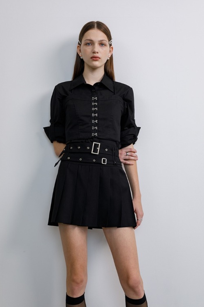 Double belted pleats mini skirt (black)